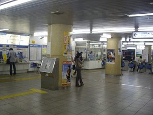 代々木上原駅構内